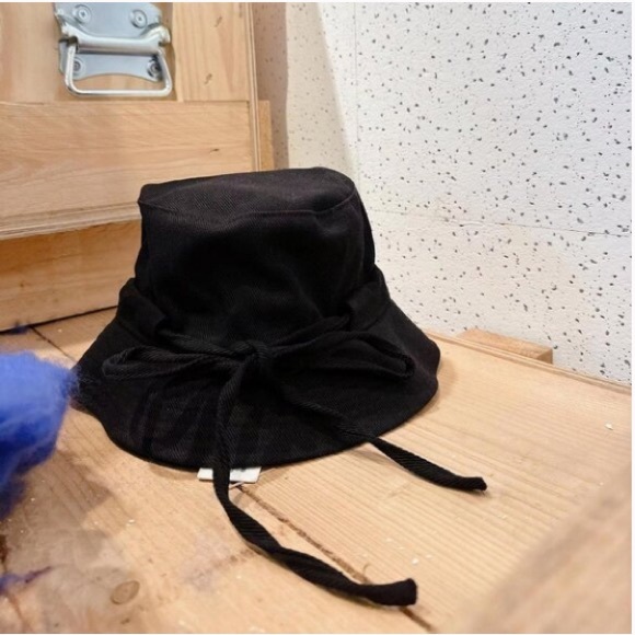 Jacquemus Bucket Hat Black main image 4